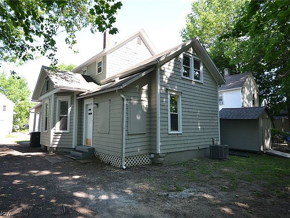 3rd image of 900 Sherman St