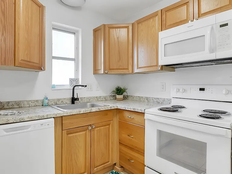 711 SE 15th St #5 — Photo 20