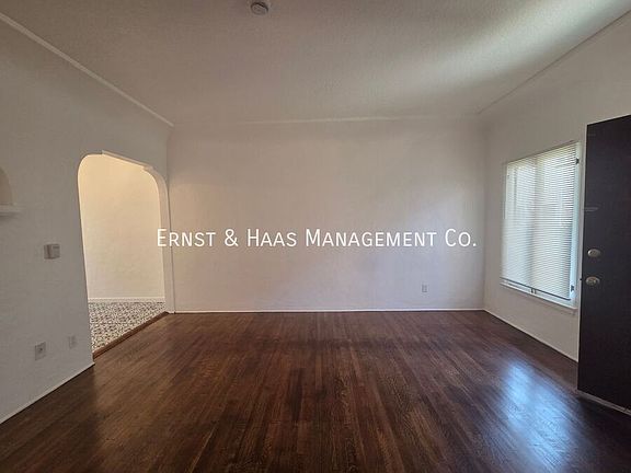 5th image of 2125 Chestnut Ave APT 6