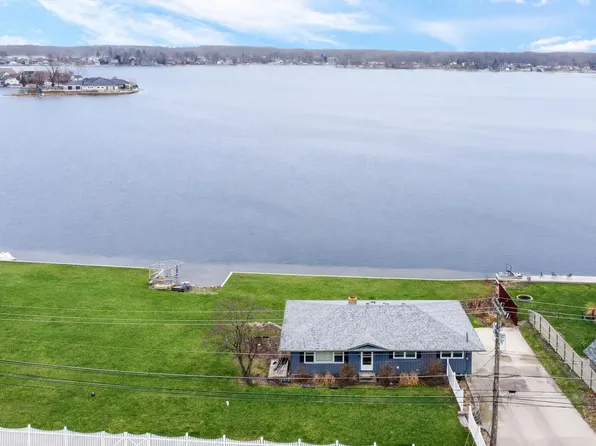 238 W Johnson Rd, La Porte, IN 46350