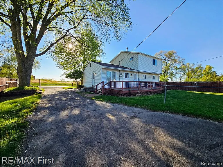 47564 Ryan Rd — Photo 4