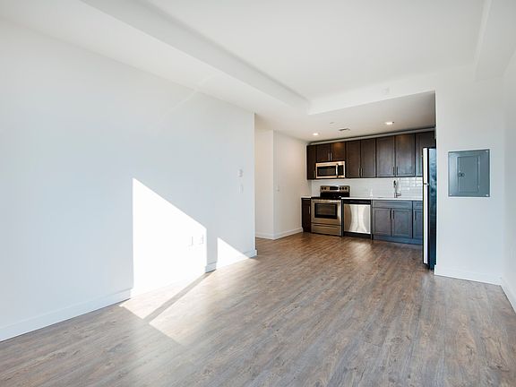 4th image of 425 W 18th St APT 16G