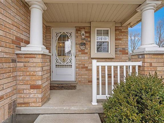 3rd image of 599 Canso Pl