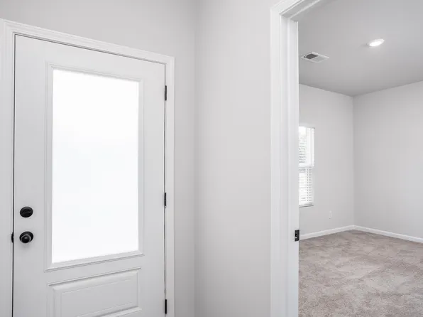 562 Chedworth Dr, Angier, NC 27501