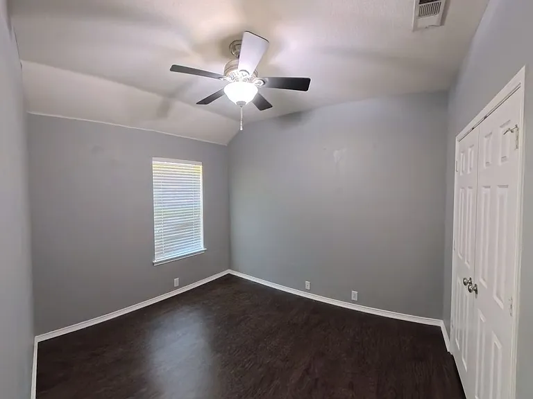 2029 Oak Manor Dr — Photo 15
