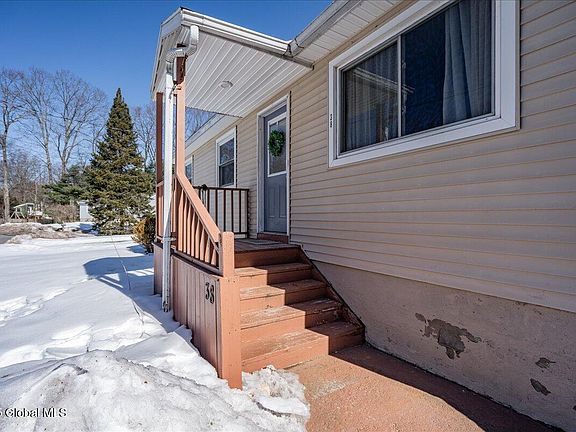 3rd image of 38 Red Oak Lane