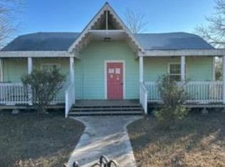 501 E Daniel St, Uvalde, TX 78801