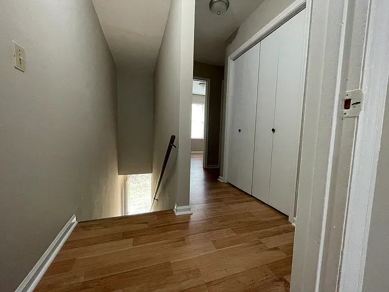 610 Greenwood Dr #D7 — Photo 6