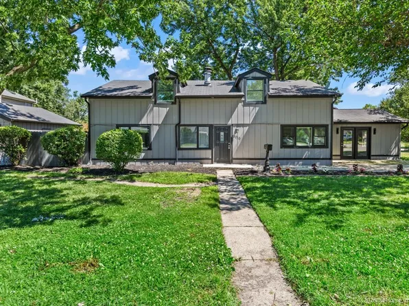 5016 Oak Center Dr, Oak Lawn, IL 60453