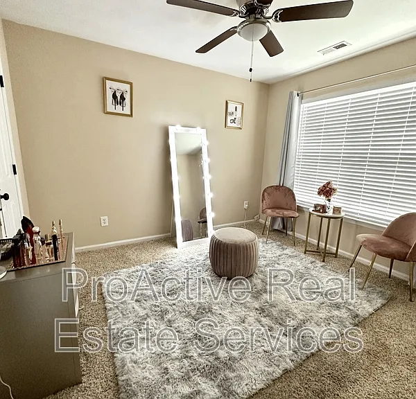 5123 Bute St — Photo 6