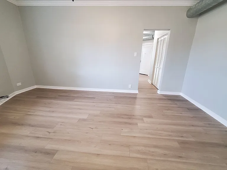 2064 W Hutchinson St #3 — Photo 7