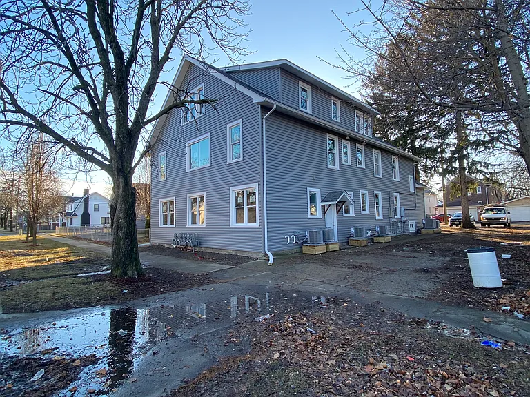 1542 Victoria Ave #2 — Photo 15