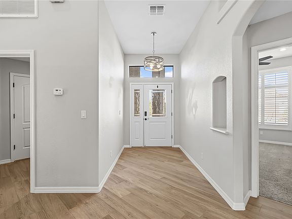 3rd image of 6099 S Comstock Avenue