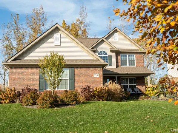 22146 Moor Ave, Brownstown, MI 48193
