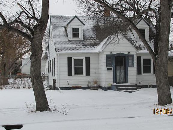 2nd image of 801 8th Ave W