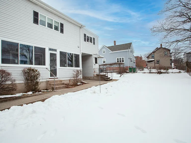 18 Cottage St #2 — Photo 17