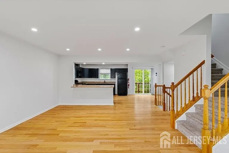 8 Alfred Ave — Photo 5