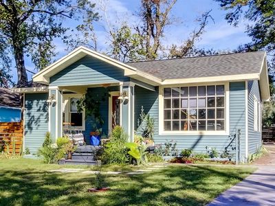 1208 E Giddens Ave, Tampa, FL, 33603