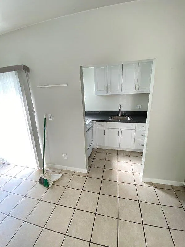 1 bed, 1.0 bath, $2,700 — Photo 3