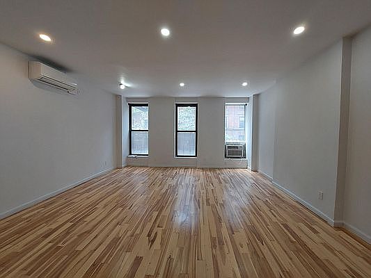 2nd image of 331 W 51st St #1