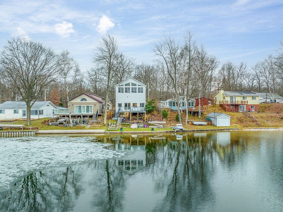 1st image of 8966 Lake Dr