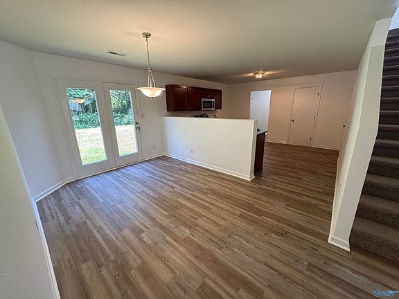 4th image of 204 Farmington Dr