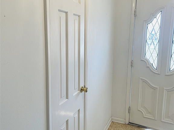 4th image of 1000 N Byers Ave