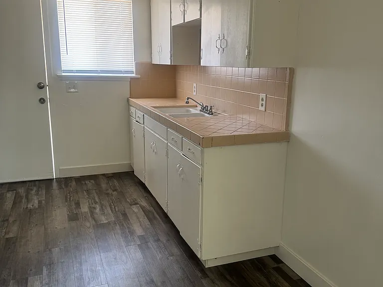 831 W Cambridge Ave #B — Photo 2