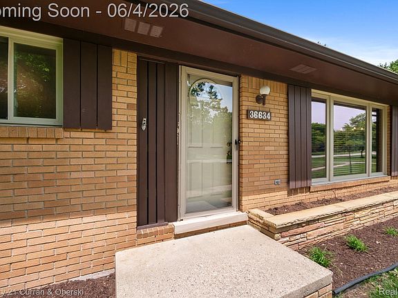 3rd image of 36634 W Lyman Rd