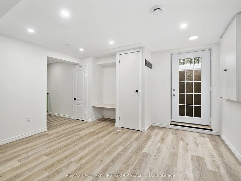 660 Mackechnie Cres #LOWER — Photo 15