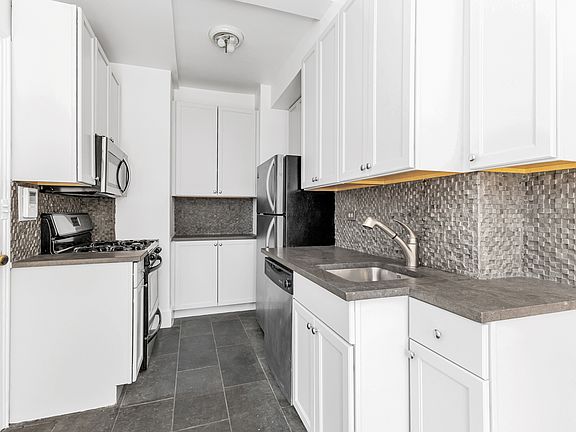 4th image of 243 W 70th St APT 9D