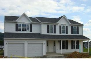 180 Nantucket Dr, Reading, PA 19605