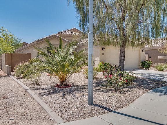 3rd image of 1429 W Shannon Way