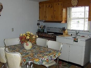 2nd image of 13 Lake St