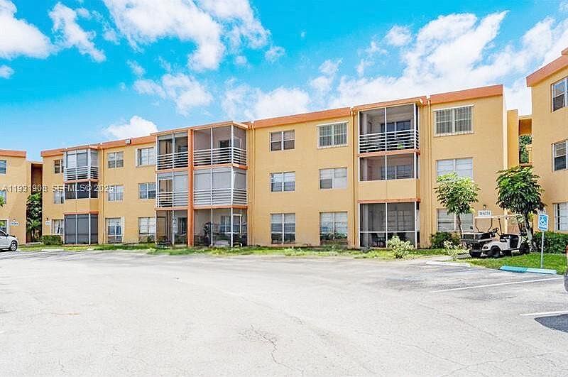 1st image of 4304 NW 9th Ave APT 32