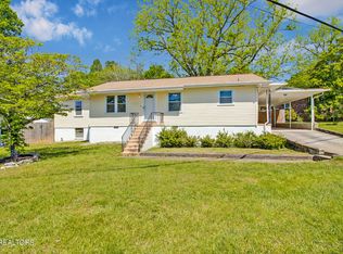 616 Robertsville Rd, Oak Ridge, TN 37830