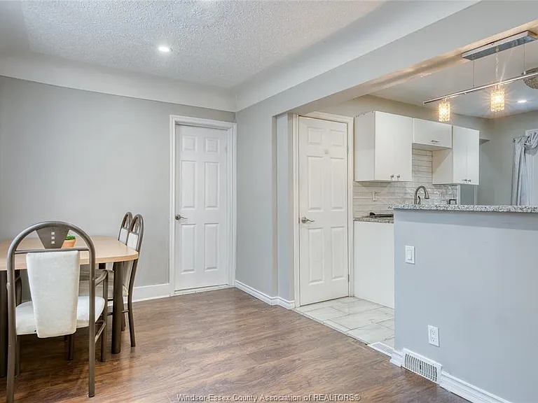 2309 Alexis Rd — Photo 15