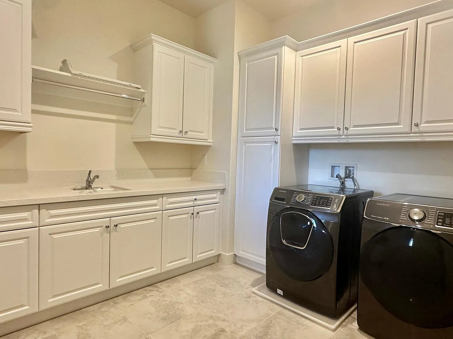 5 bed, 5709 sqft, $16,000 — Photo 4