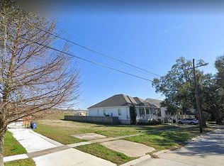6043 Pratt Dr, New Orleans, LA 70122