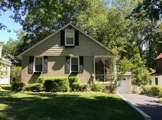 28 Sterling Dr, Livingston, NJ 07039