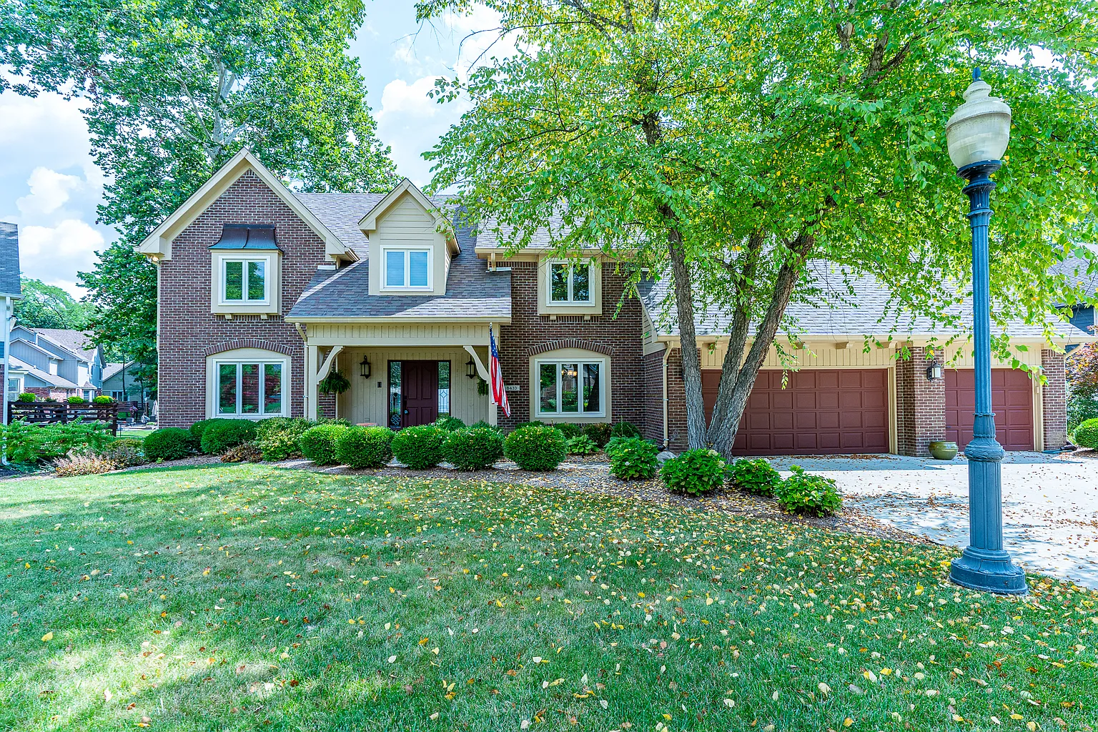 8433 Twin Pointe Cir photo 1