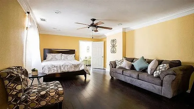 3 bed, 2.0 bath, 1882 sqft, $2,250 — Photo 4