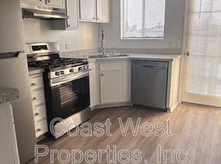 495 Chestnut Ave E, Carlsbad, CA 92008