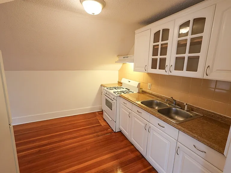 498 Whipple St #3 — Photo 2