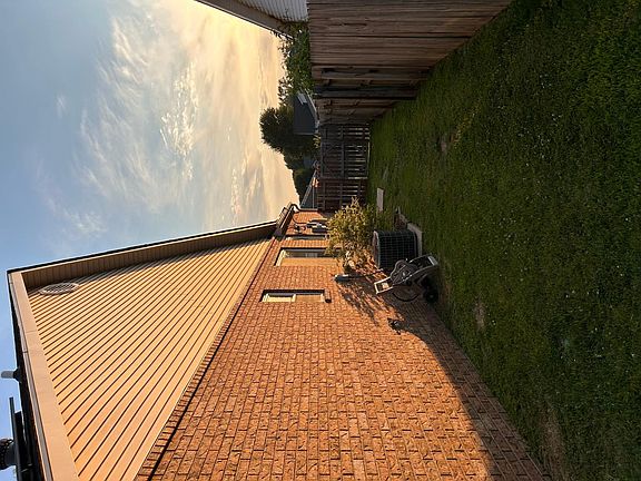 4th image of 500 Megan St