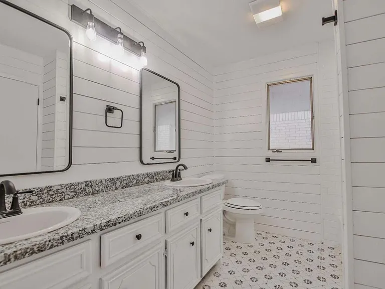 8007 Elmwood Ave — Photo 21