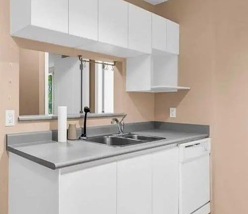 3rd image of 3489 Ascot Pl #7