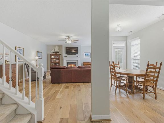 4th image of 1115 Chancellor Walk Ct