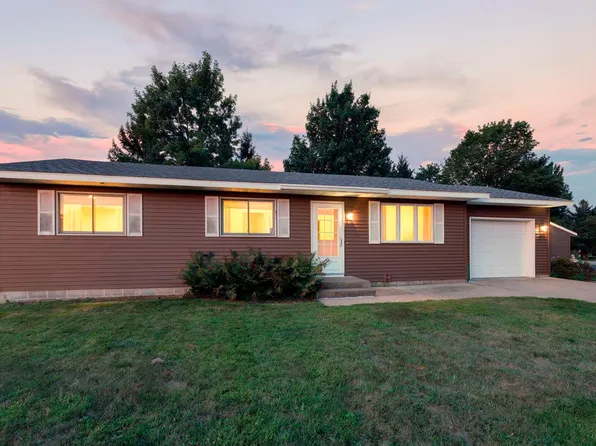 5895 Red Fox Run, North Branch, MN 55056