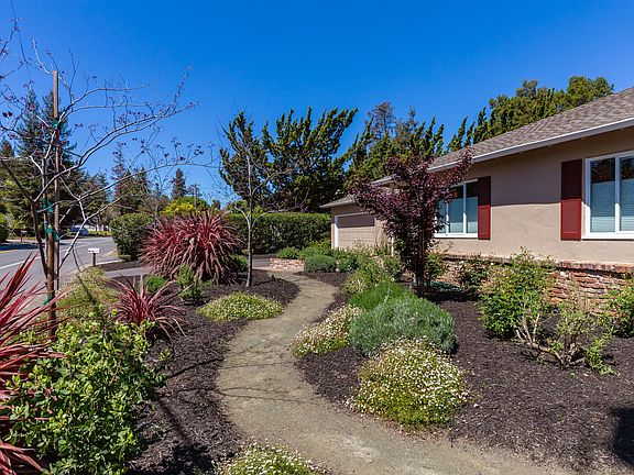 5th image of 355 Cuesta Dr